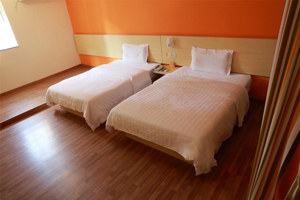 7Days Inn Chengdu North Railway Station מראה חיצוני תמונה